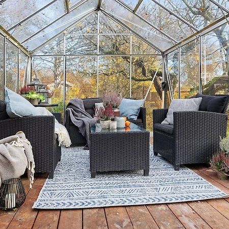 Amazing Family Home In Stockholm Exteriör bild