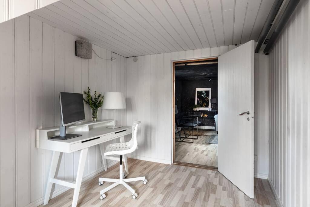 Amazing Family Home In Stockholm Exteriör bild
